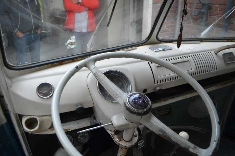 dashboard-split-screen-bus-deluxe-vw-1967-ivory