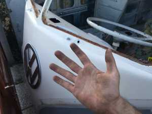 project-car-vw-bus-1967-removing-windscreen-window-glass