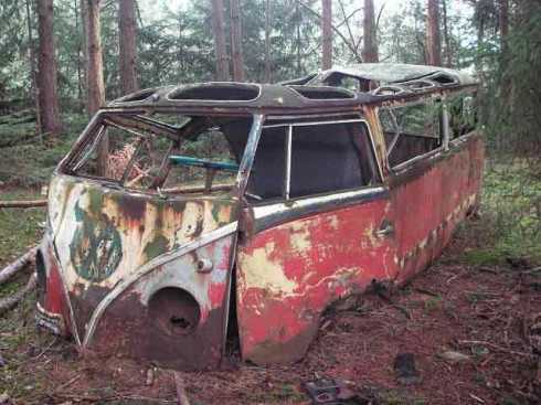 vw-t1-bus-kohlruss-wrack-waldfund-2012