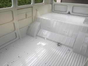 restoration-volkswagen-splitbus-white-paint