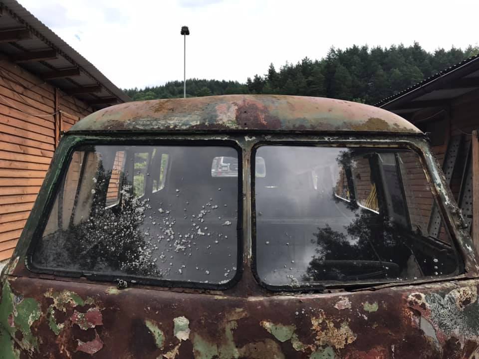 front-roof-holes-headlight-mount-kastenhofer-vwbus