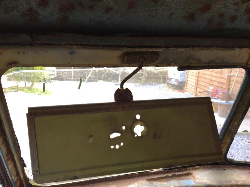 vw-bus-barndoor-strange-sunvisor