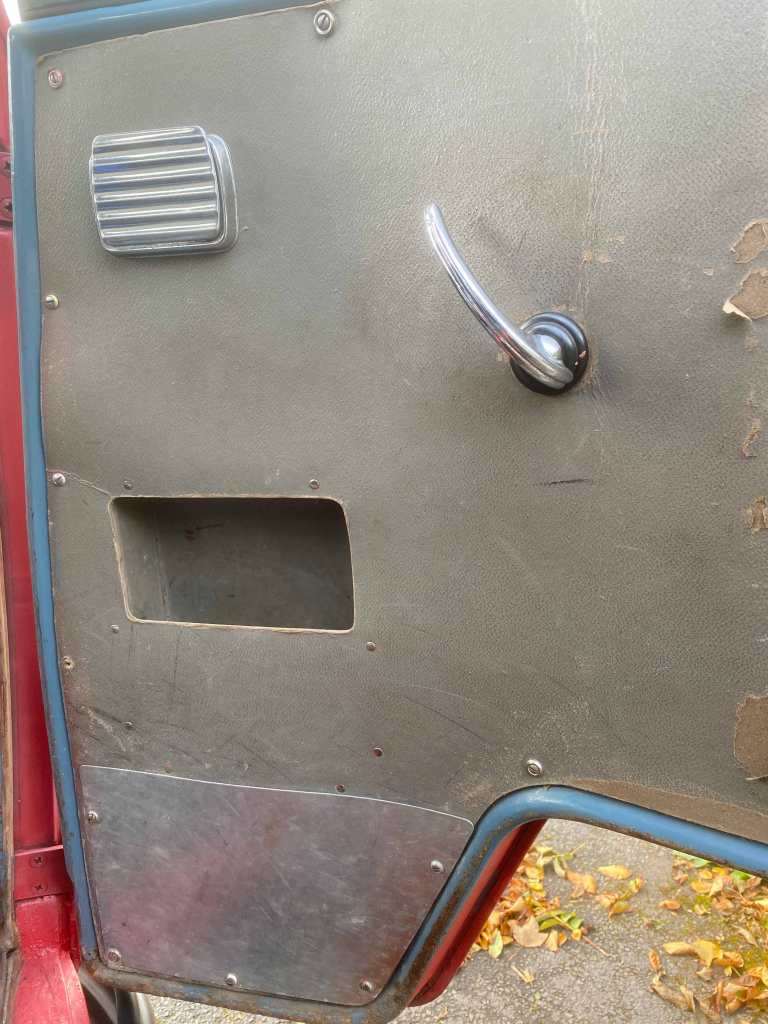 vwbarndoor-inside-view-passenger-frontdoor
