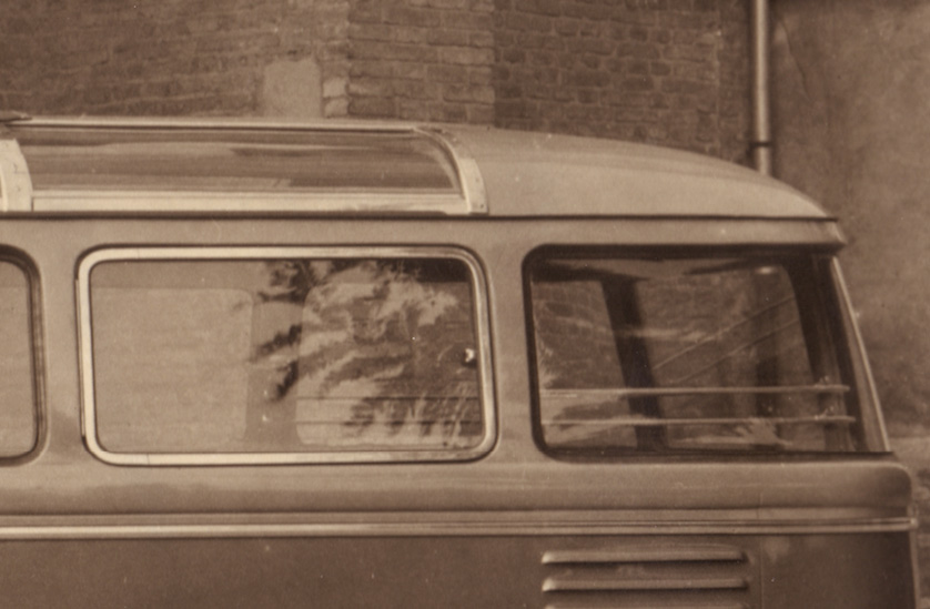 Goeppel-1950-VW-Bus-Barndoor-Deluxe-short-raingutter