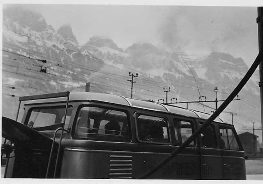 Mittelberger-VW-Bus-seitliche-Heckansicht