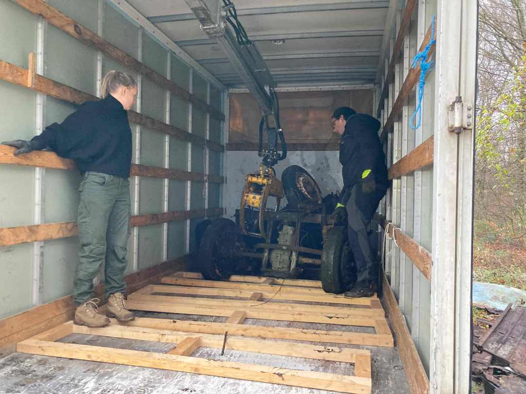 Bergung-Oldtimerreste-Waldfund-Oesterreich