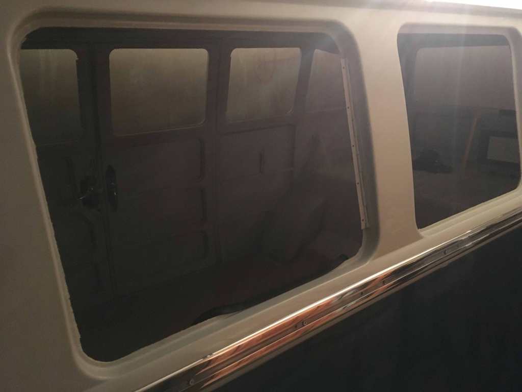 Ausstellfenster-einbau-dichtung-vwt1-bus