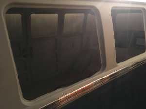 Ausstellfenster-einbau-dichtung-vwt1-bus