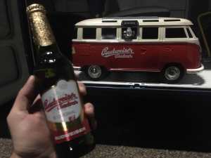 Budweiser-Budvar-bier-kuehlbox-volkswagen-bulli