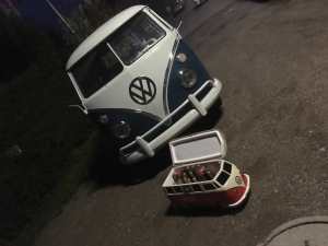 Bulli-volkswagen-t1-bus-kuehlbox-bier