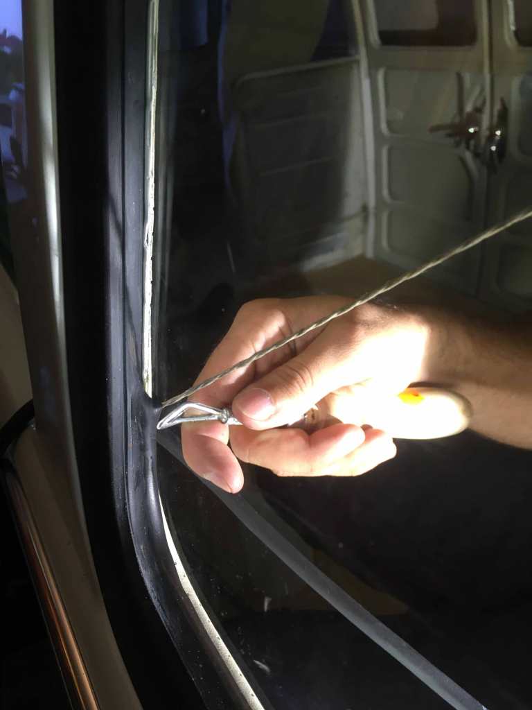 fitting-seal-side-window-vw-splitbus