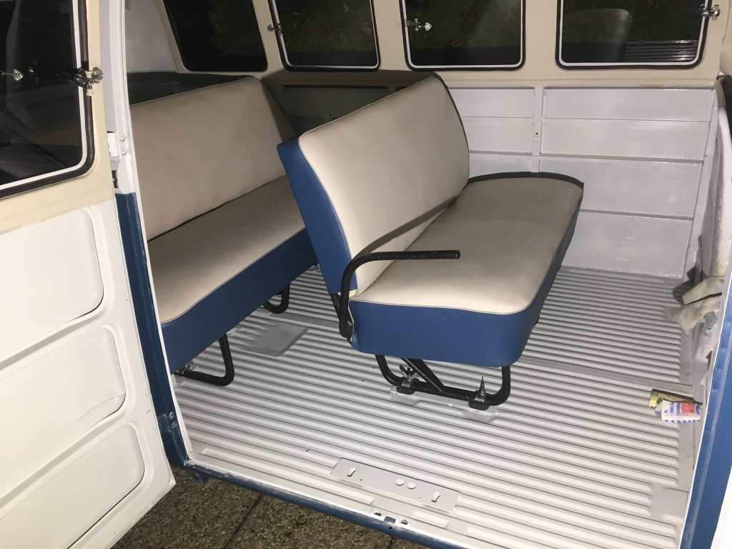 short-middle-seat-vw-deluxe-t1-splitbus-seablue