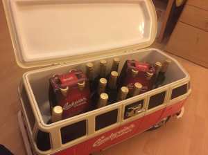 T1-Kuehlbox-Trolley-Bierfuellung
