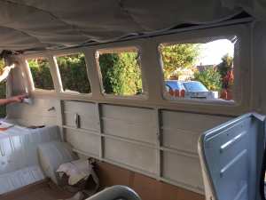 VW-Bus-1967-Innentapezierung-Vinyl