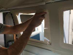 vw-bus-1967-window-vinyl-fitting