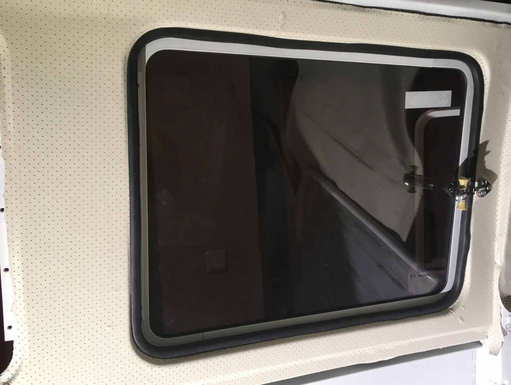 vw-t1-ausstellfenster-einbau-fertig