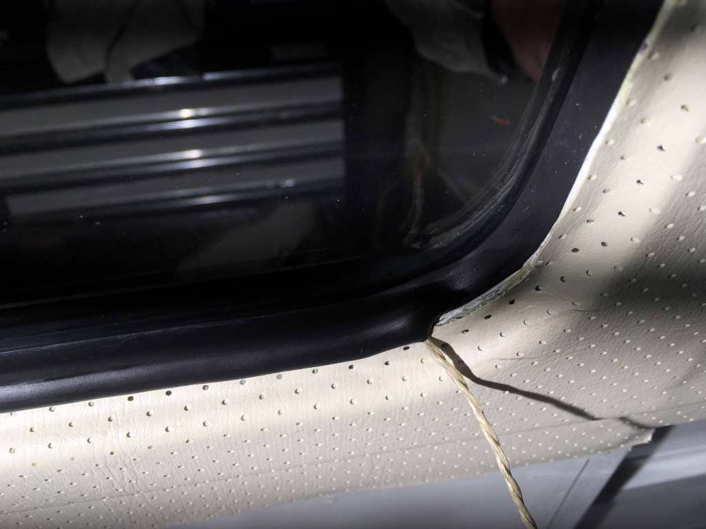 vw-t1-t2-kaefer-einbau-fenster-dichtung