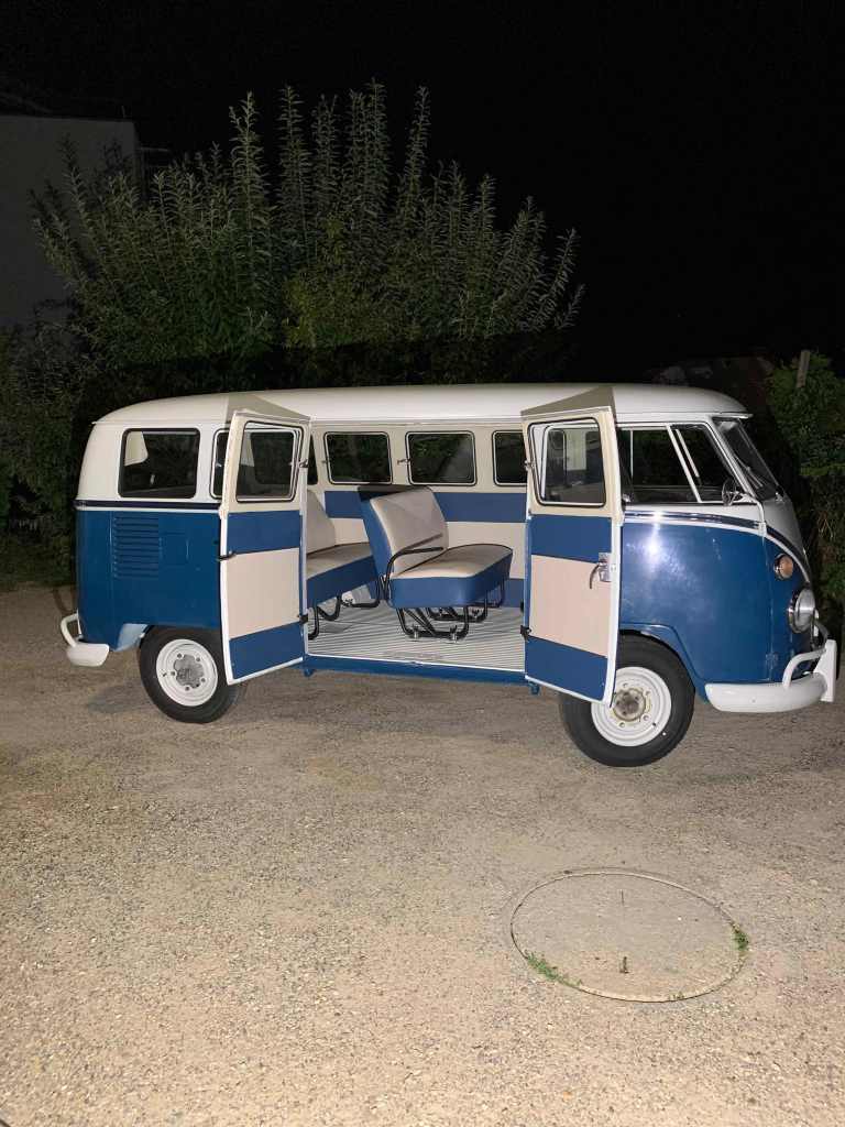 13window-split-bus-seablue