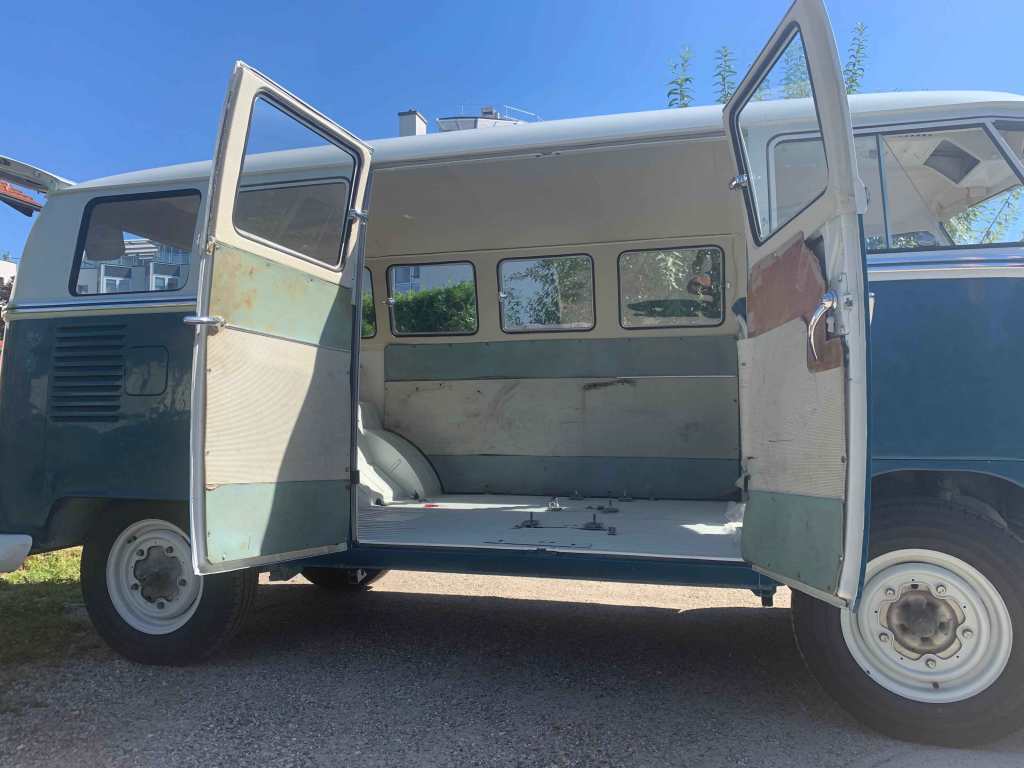 1967-seablue-deluxe-vw-splitbus-aero-papyrus