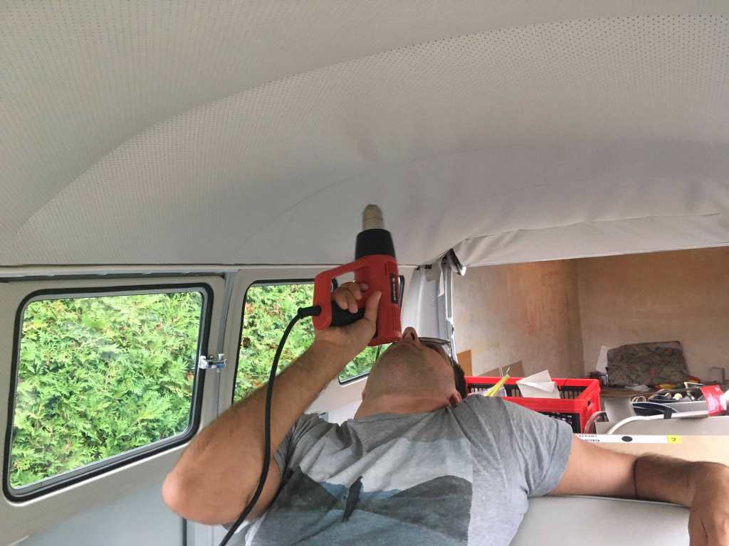 himmelstoff-vwt1-bus-falten-glaetten-heissluftpistole