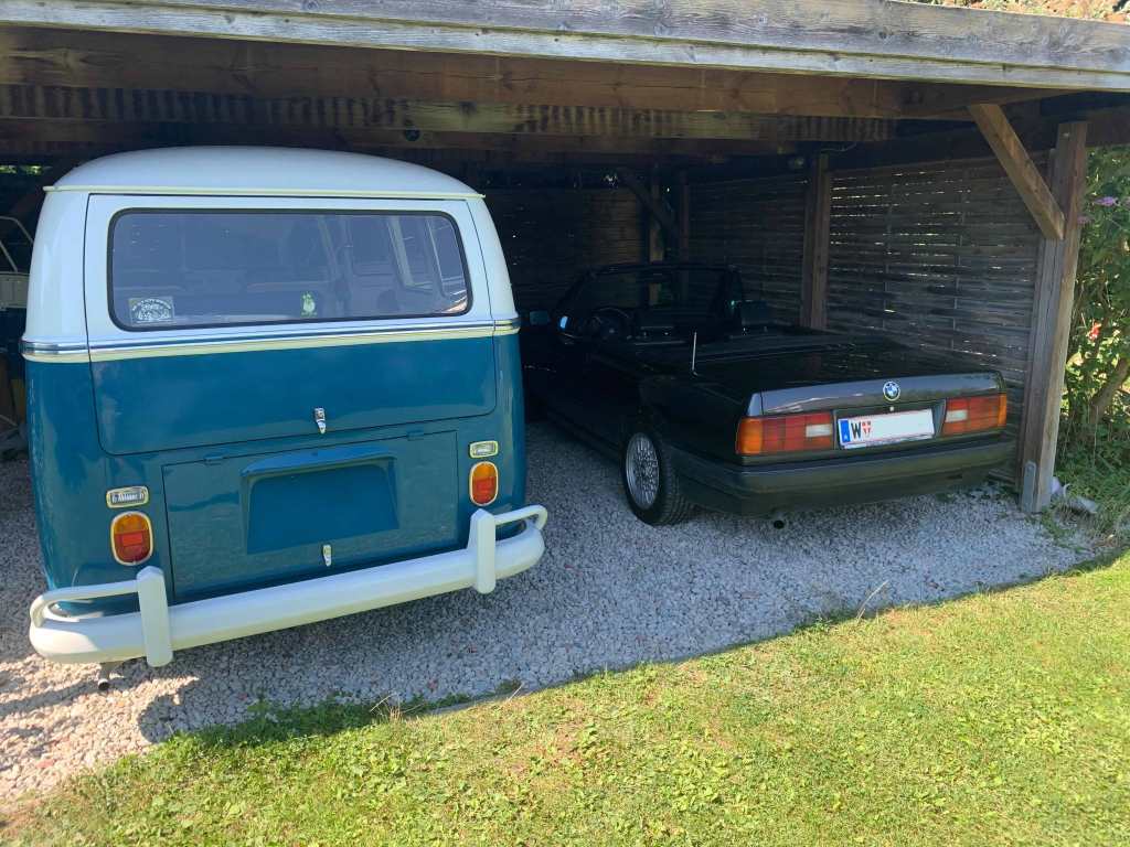 vintage-cars-aircooled-Volkswagen-Splitbus-BMW-e30-cabrio