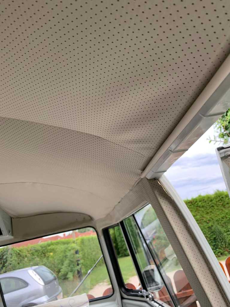 VW-T1-Bulli-Himmel-einbauen-Falten-glaetten