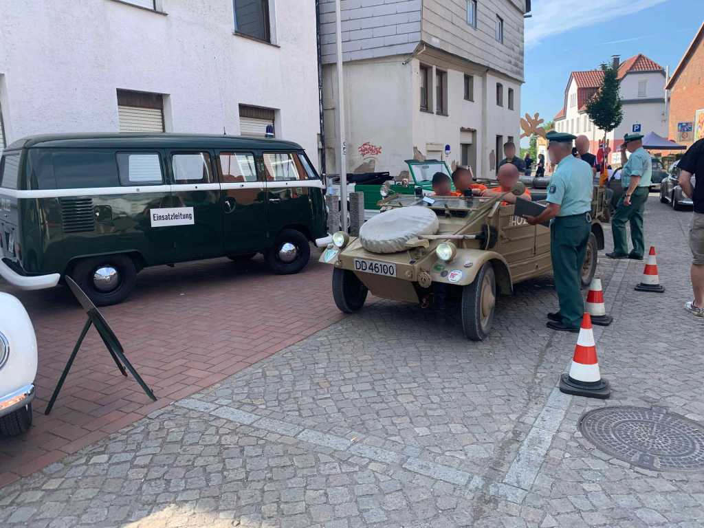 Polizei-Einsatz-Verkehrskontrolle-VW-Treffen-HO22