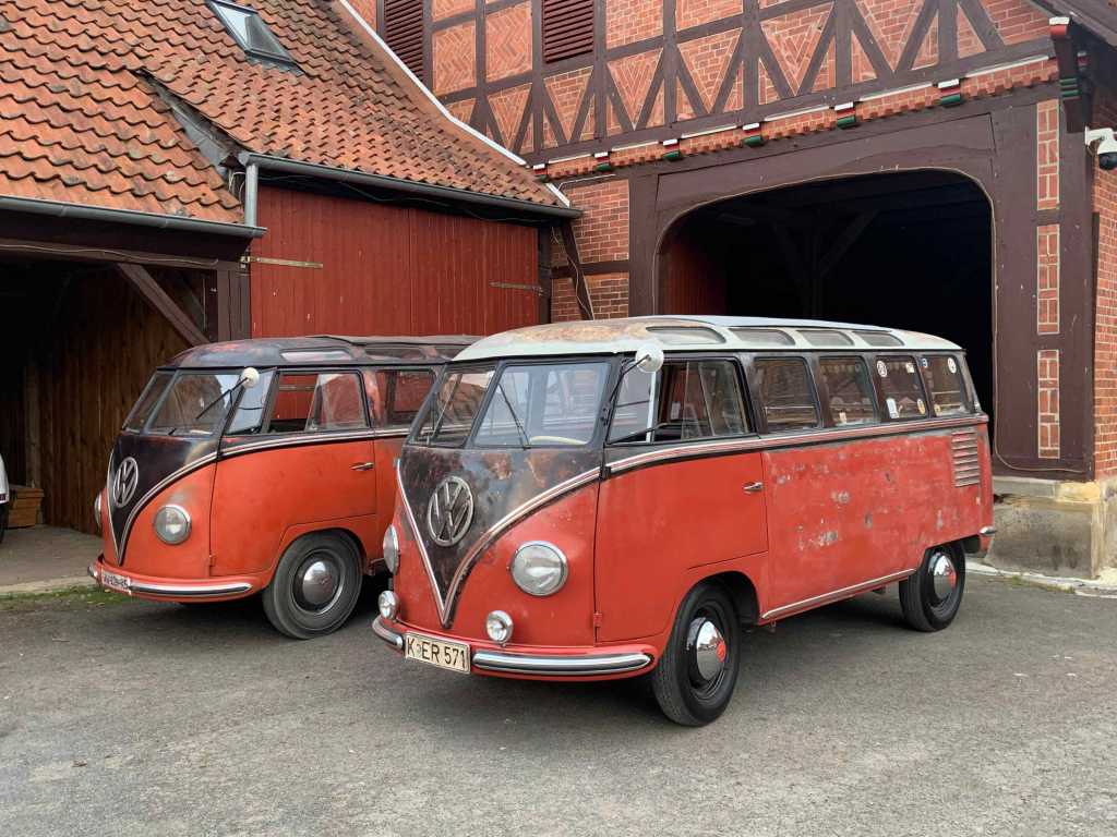 Volkswagen-T1-Bus-Samba-Treffen-Uralt-Busse-1951-1952