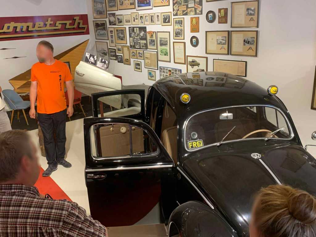 VW-Beetle-4-door-taxi-conversion-Rometsch