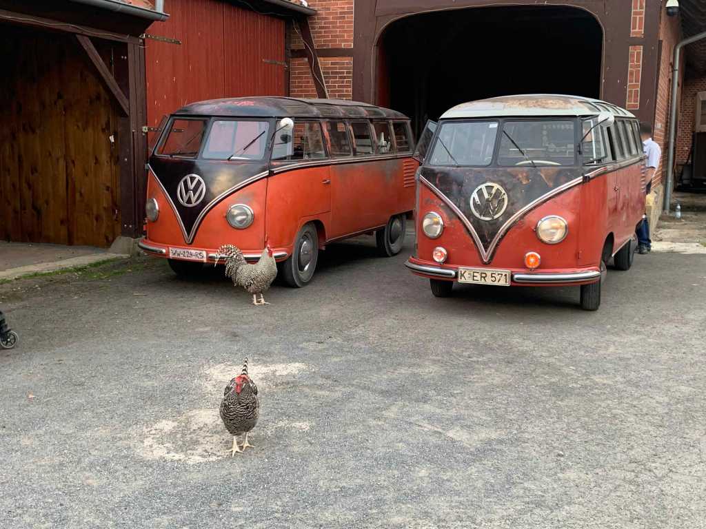 VW-Samba-T1-Bullitreffen-Uralt-Busse