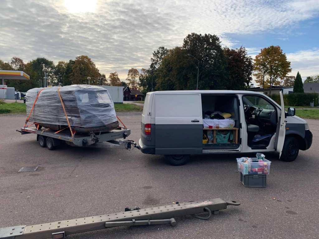 Schweden-Autotransport-Volkswagen-Transporter