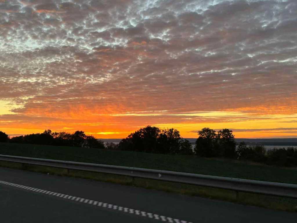 Schweden-Landschaft-Roadtrip-Sonnenuntergang
