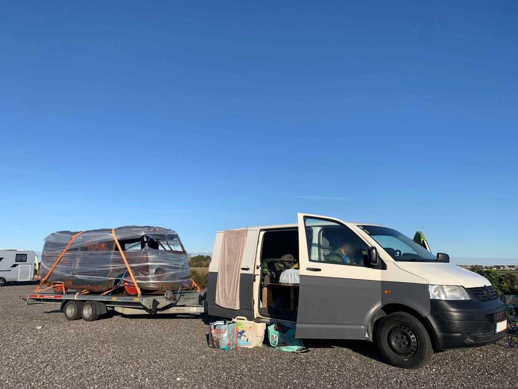 Swedish-Ninja-VW-Barndoor-Bus-Transport