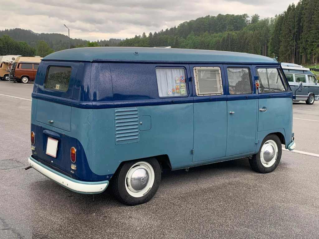Volkswagen-Bulli-75-Jahre-Treffen-Salzburg-Porsche-T1-Bus
