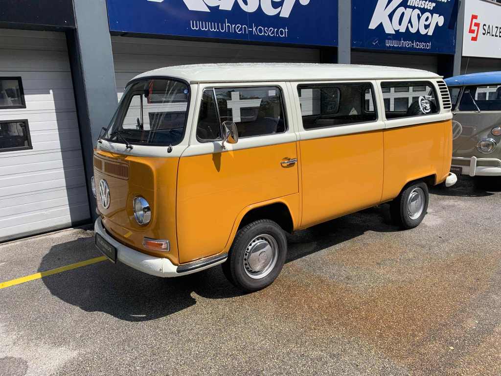 Volkswagen-Kleinbus-T2a-Bullitreffen-Salzburgring-2025