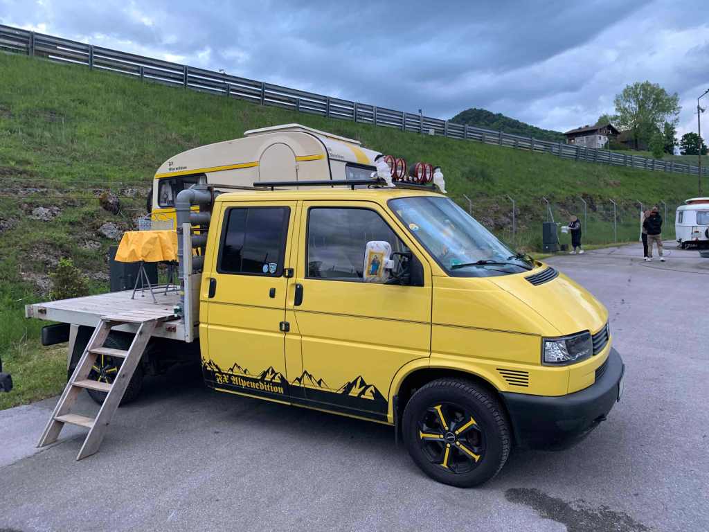 Volkswagen-Nutzfahrzeuge-Treffen-Oesterreich-Salzburg-T4-Doppelkabine