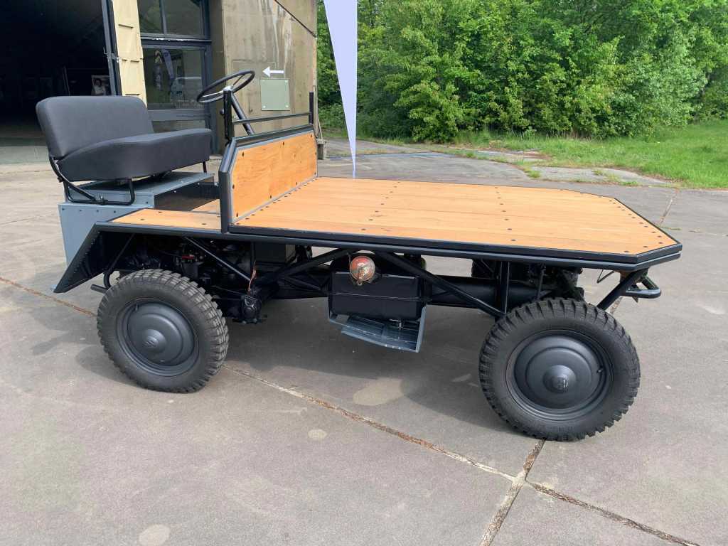 Volkswagen-Plattenwagen-Urbus-Werkswagen-Bus-Vorgaenger