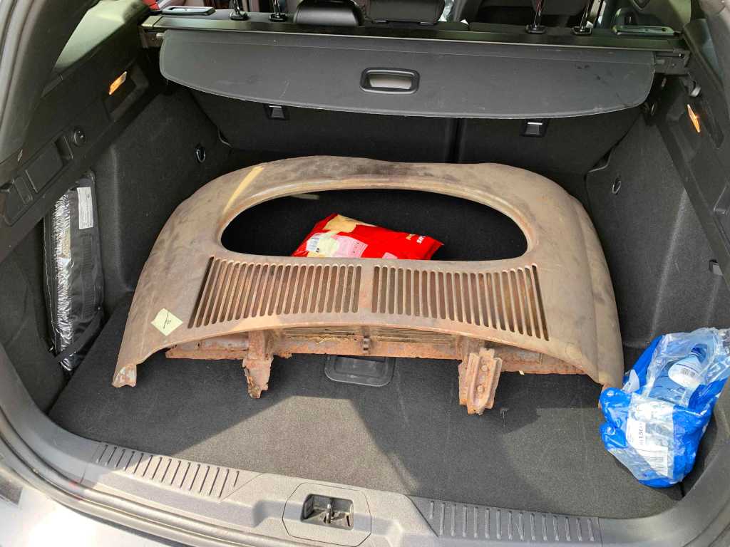 VW-Ovali-Kaefer-Heckausschnitt-Fenster-Deko