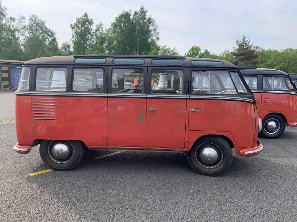 VW-Samba-Barndoor-Bus-Siegellackrot-Kastanienbraun-Originalfarbe