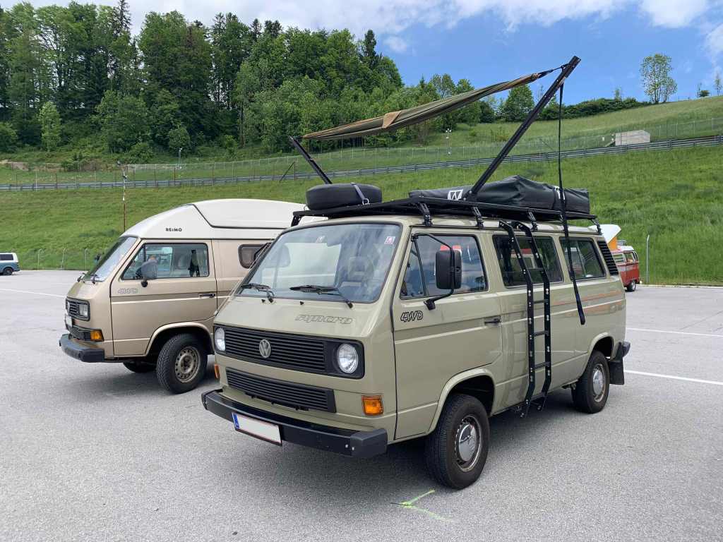 VW-T3-Bus-Dachtraeger-mit-Haengematte