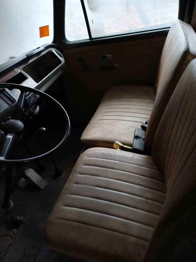 1969-VW-T2a-Vordersitze