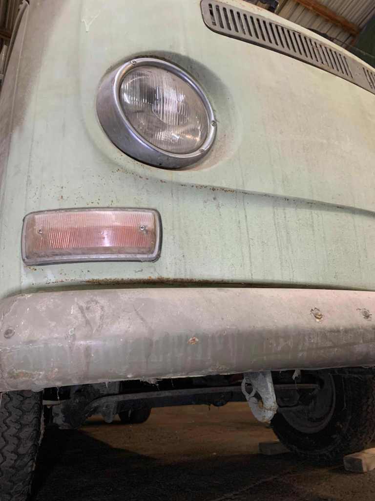 Abschlepphaken-vorne-Volkswagen-T2a-Transporter