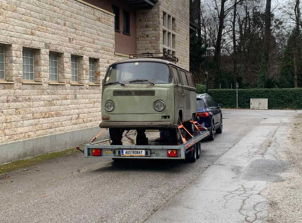 Austrobay-VW-T2-A-Bus-Autotransport