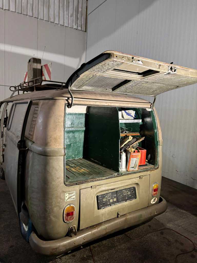 Bundesheer-VW-T2a-Offene-Heckklappe