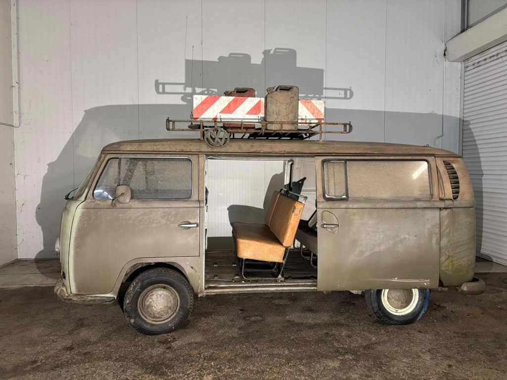 Double-Door-Early-Bay-VW-T2a