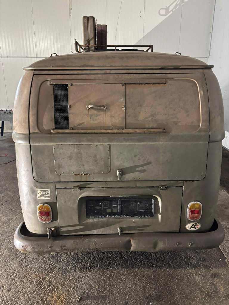 Heckansicht-VW-T2a-Bus-Bundesheer