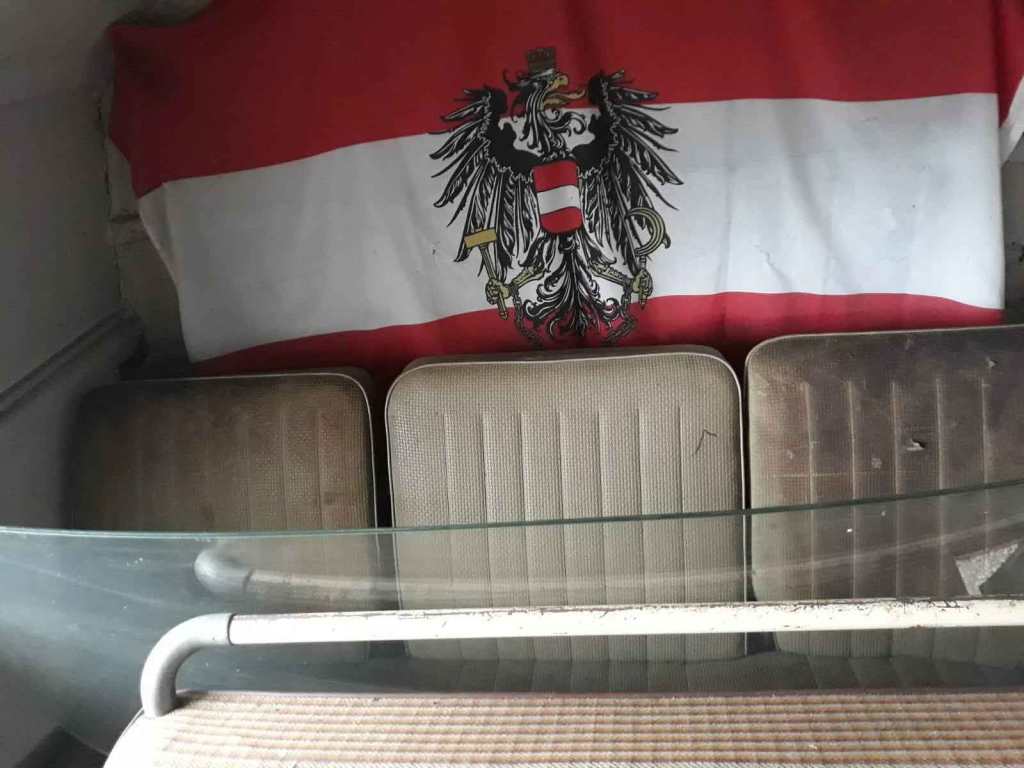 Mittlere-Sitzbank-VW-T2a-Doppel-Schiebetuere